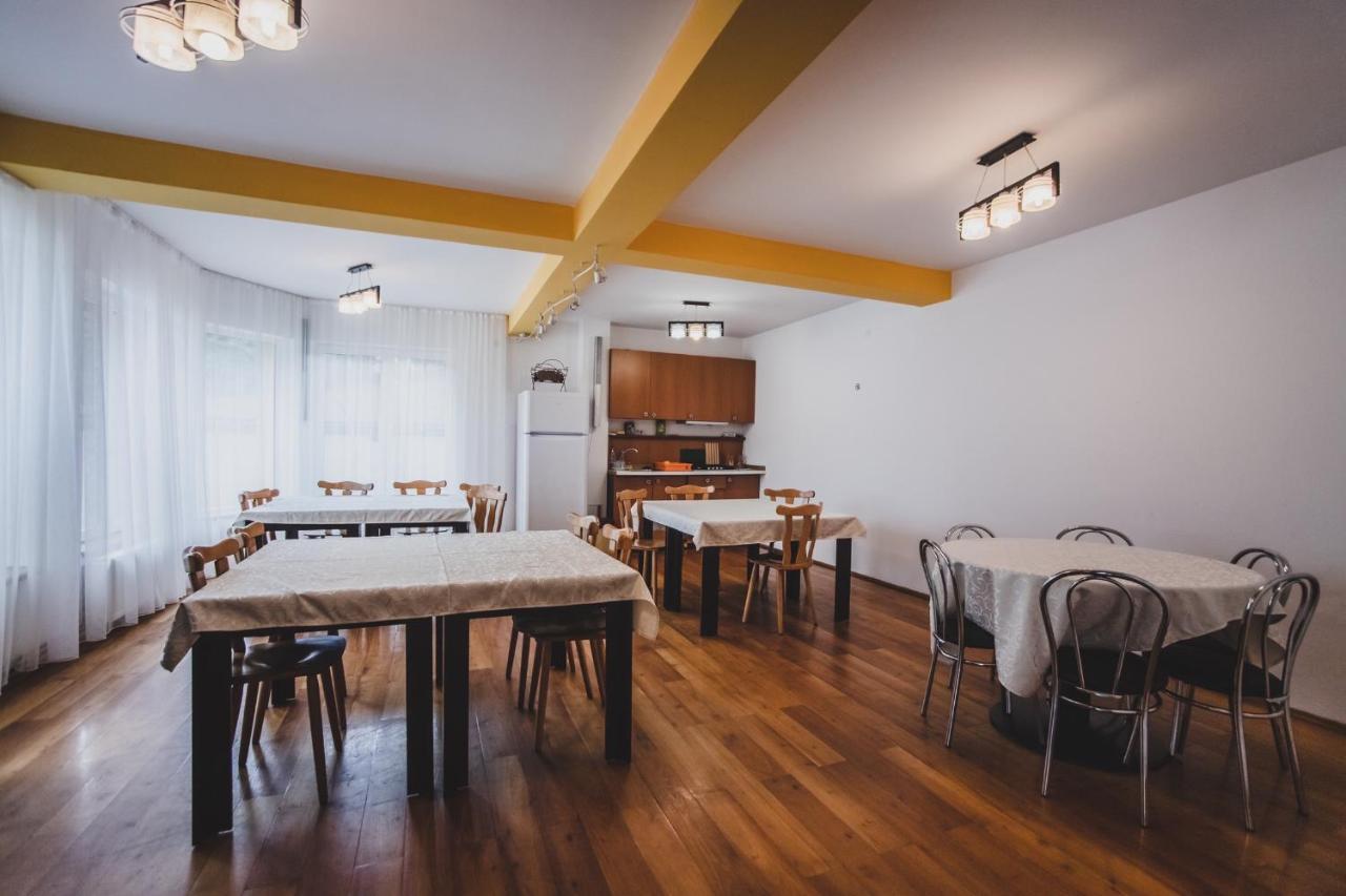 La Padure Pensiune-Restaurant Novaci-Străini Dış mekan fotoğraf