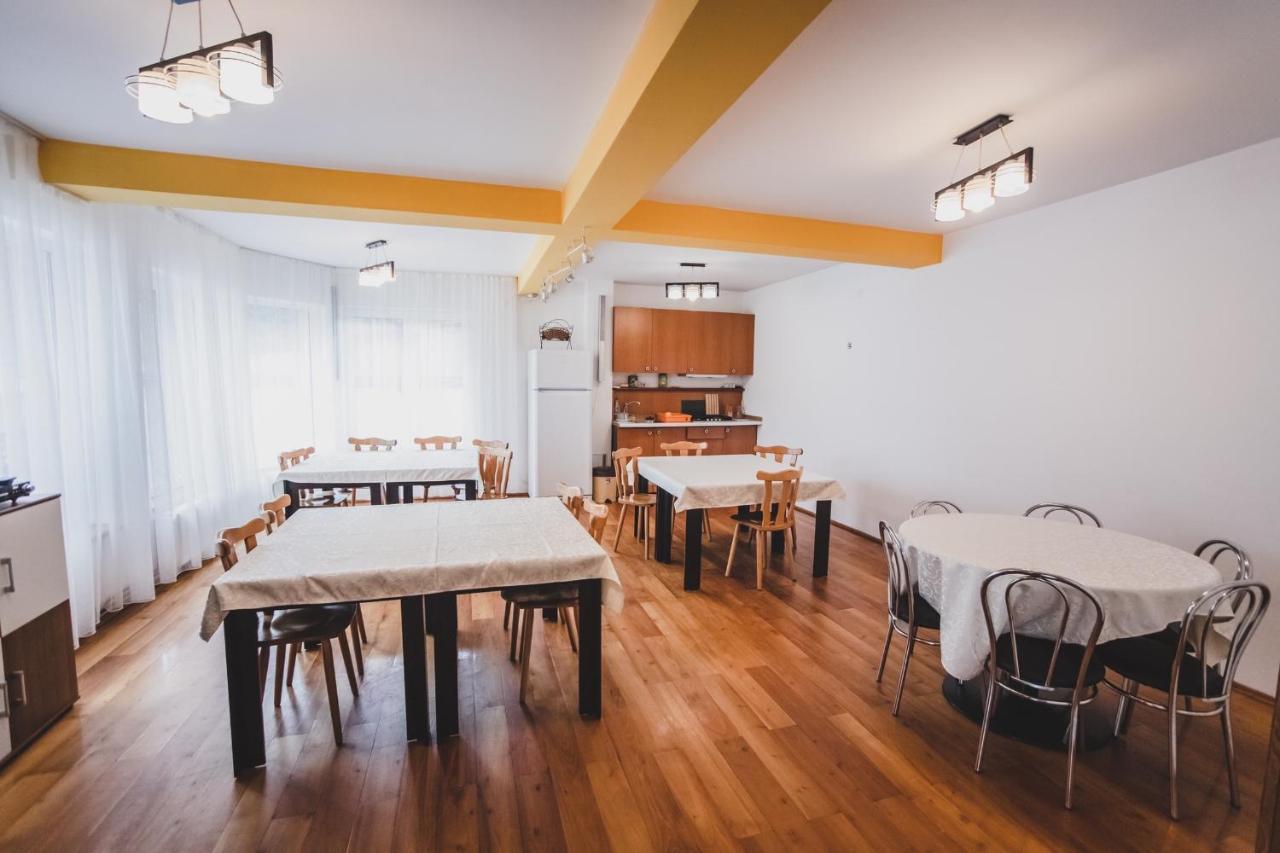 La Padure Pensiune-Restaurant Novaci-Străini Dış mekan fotoğraf